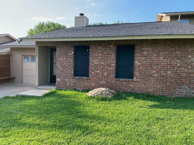 Building Photo - 702 Blackwell Ave Unit b