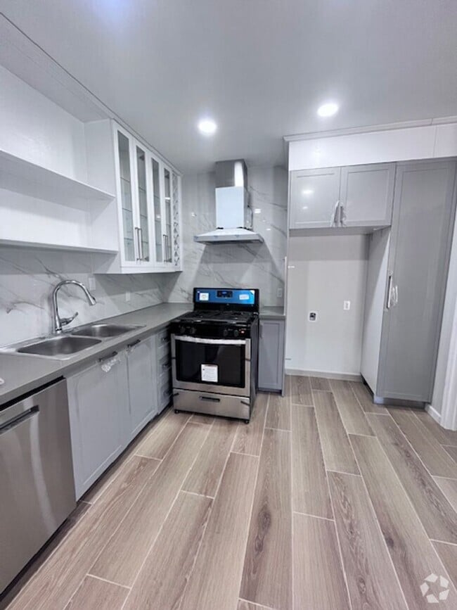 Building Photo - AVENUE B (925-927) Unit #925 Rental