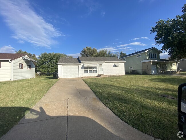Building Photo - 669 Whittinghill Ave Rental
