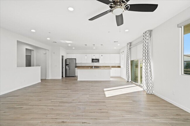 Photo - Resort-Style Living in a Modern 2 Bedroom ...