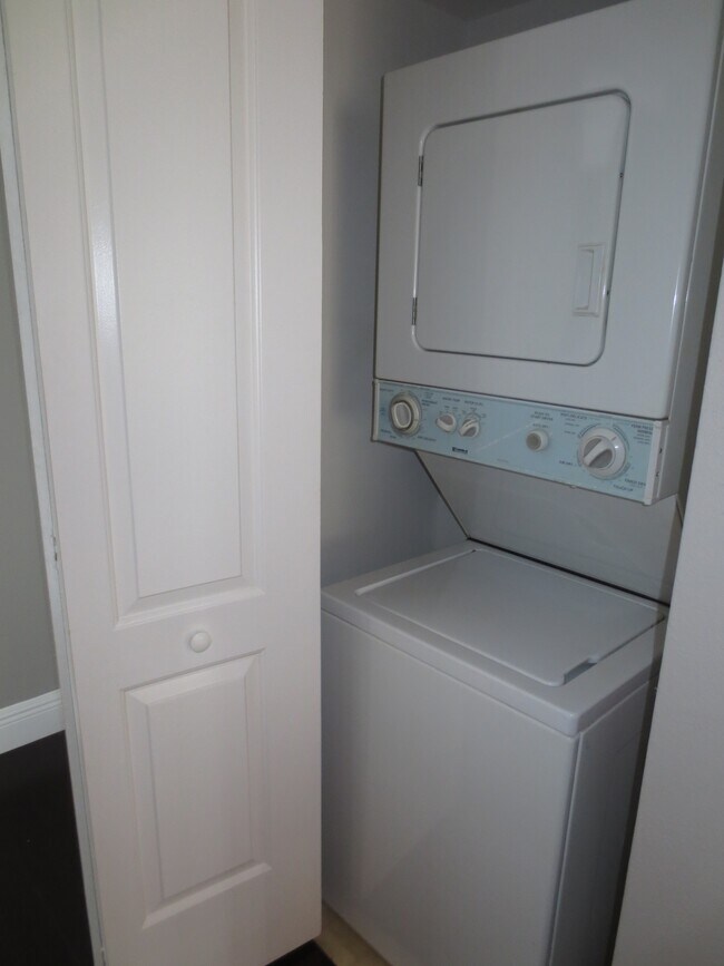 2405 NW 33rd St Unit 1211