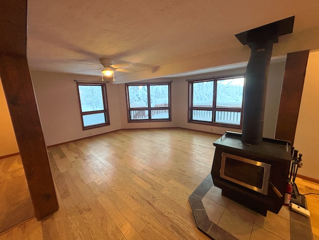 Photo - Bright 3-Bedroom Home in Town – Convenient Fairbanks Location