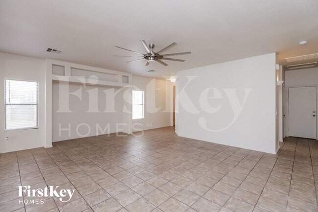 Photo - 398 E Cheyenne Rd