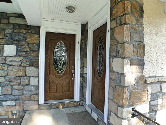 115 Morton Ave