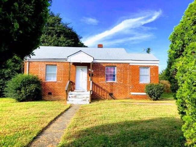 Henrico County house! Large fenced back ya... - Henrico County house! Large fenced back ya...