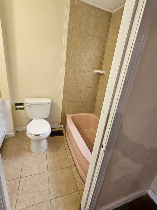 Photo - 4627 Estelle Dr