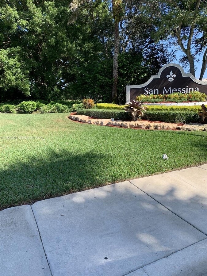 Photo - 2070 Madeira Dr