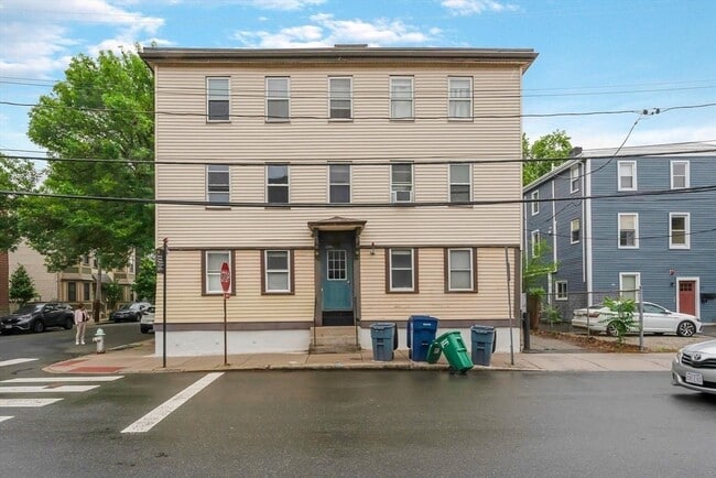 Building Photo - 95 Second St Unit 6