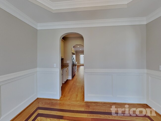 Photo - 415 Stranraer Ct