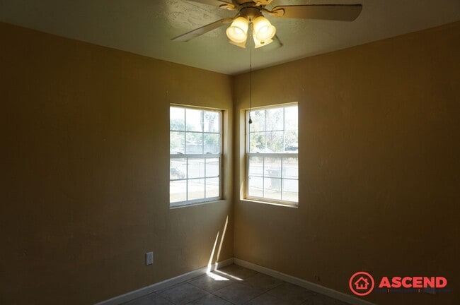 Photo - Charming 2 Bed / 1 Bath in 93305 – Pet-Friendly with Pest Control Included!