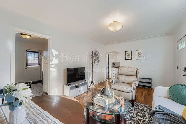 Photo - 2928 Milwaukee St