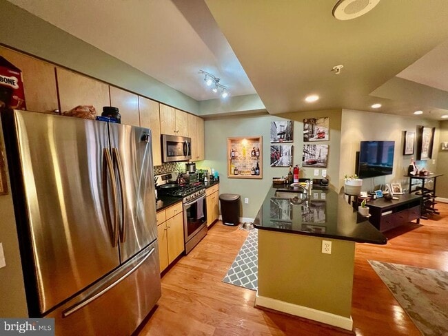 Building Photo - 1117 10th St NW Unit 313