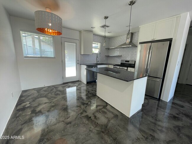 Building Photo - 3416 N 37th St Unit 9 Rental