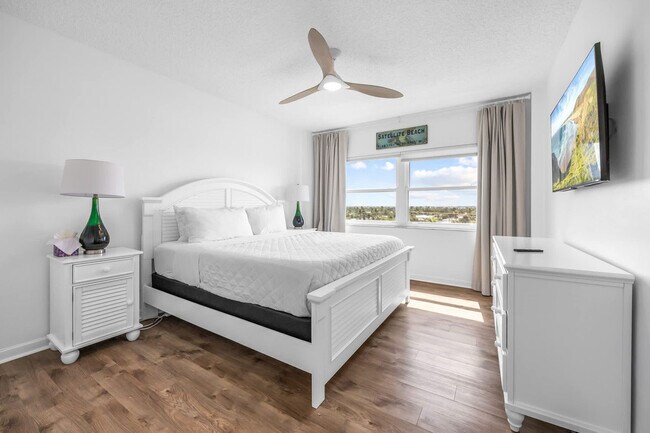 Photo - 205 Jimmy Buffett Mem Hwy Unit FL6-ID1245226P