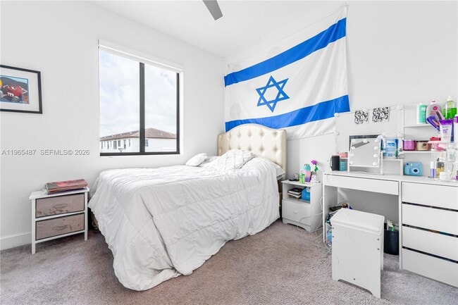 Photo - 817 NE 211th St