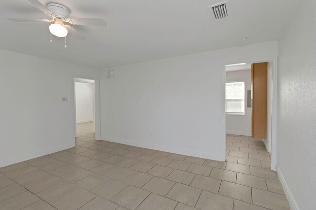 Photo - 5148 Tampa Bay Growth Fund 2 LLC Unit 5148