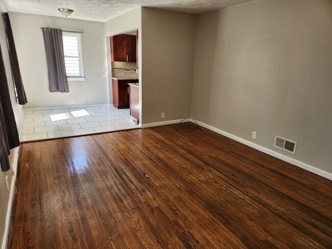 Photo - Newly Remodeled 3/1