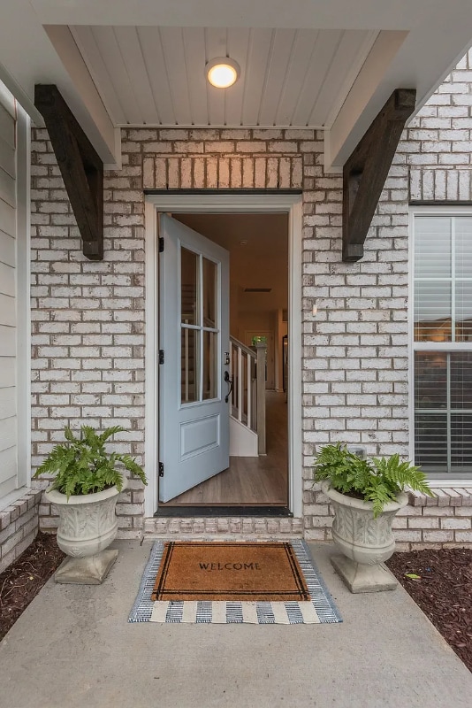 Photo - 213 Holywell Dr