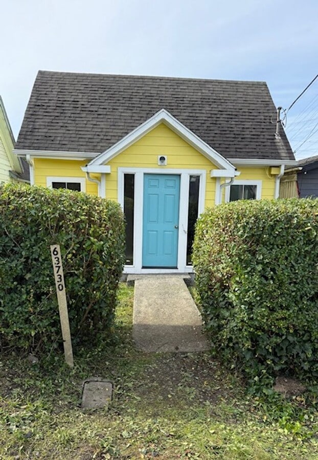 Charming 2 bed/1 bath Coos Bay Bungalow - Charming 2 bed/1 bath Coos Bay Bungalow