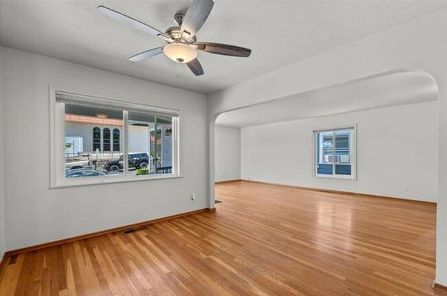 Photo - 112 College Way Unidad 112 College (upstairs apt)