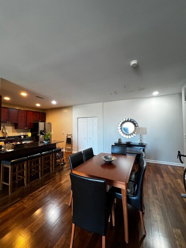 Photo - 5300 N Lincoln Ave Unit 4A