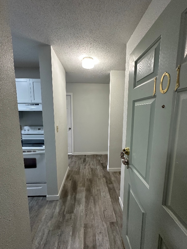 Building Photo - 1516 1st St E