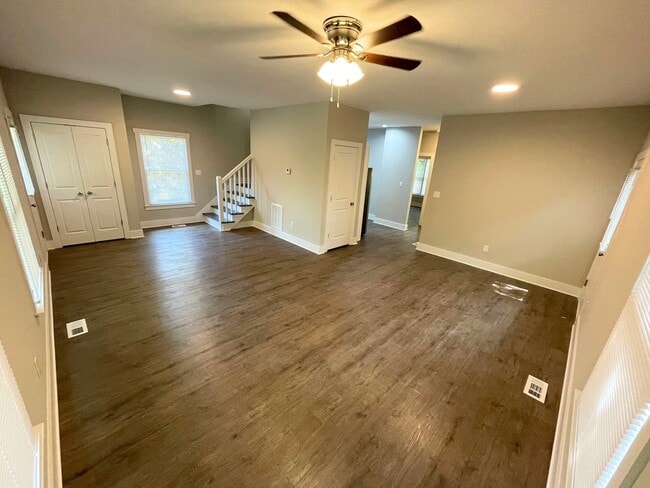 Photo - PRE-LEASING FOR AUGUST 2026!