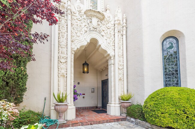 491 Crescent