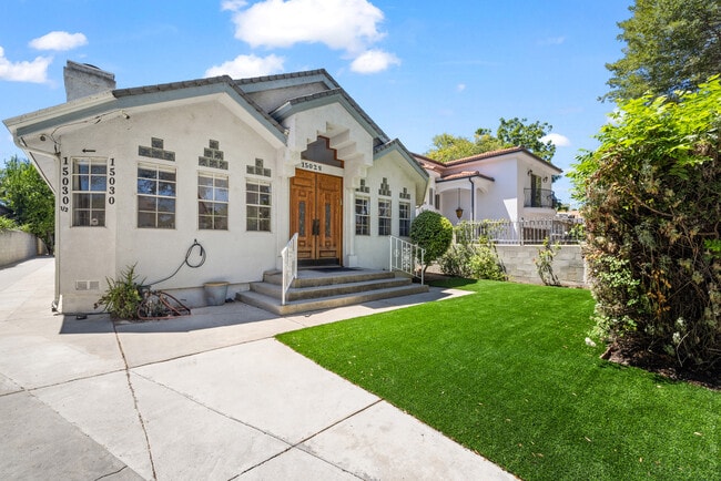 Photo - 15028 Hesby St