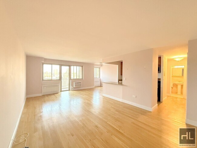 Building Photo - 1 bed 1 bath with dinning area , Washer and dryer - WEST 93 STREET