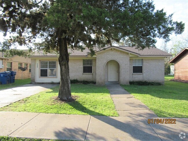 Building Photo - 733 W Live Oak St Rental