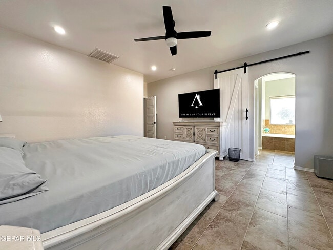 Photo - 5037 Lone Cactus Ct