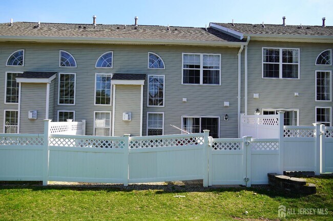 Photo - 102 Wellington Park Dr