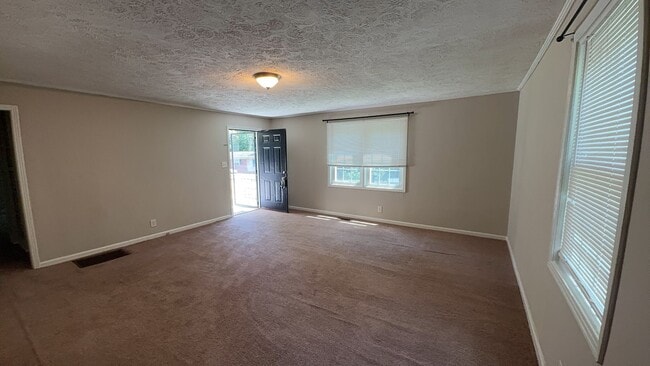 1095 Foster Cir