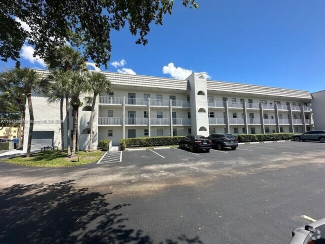 Building Photo - 8450 Sunrise Lakes Blvd Unit 306 Rental