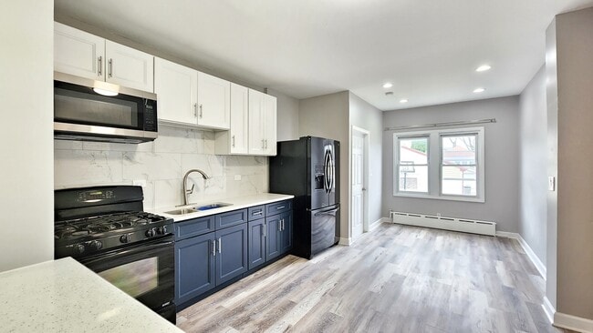 Photo - 4045 N Moody Ave