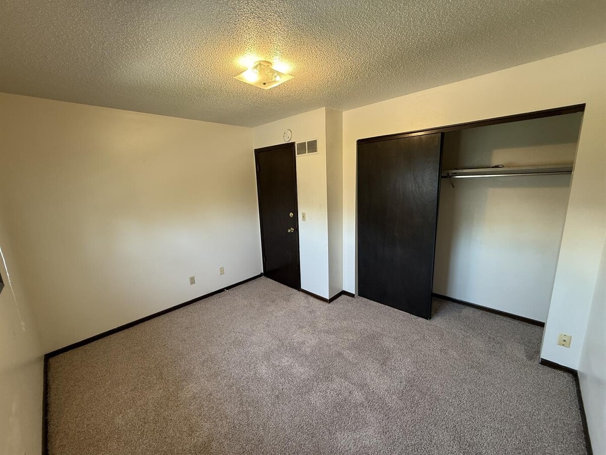 Photo - 419 S Johnson St