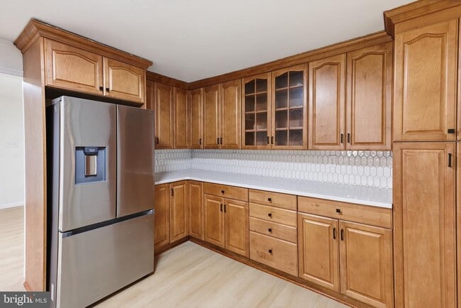 10 E Dartmouth Rd