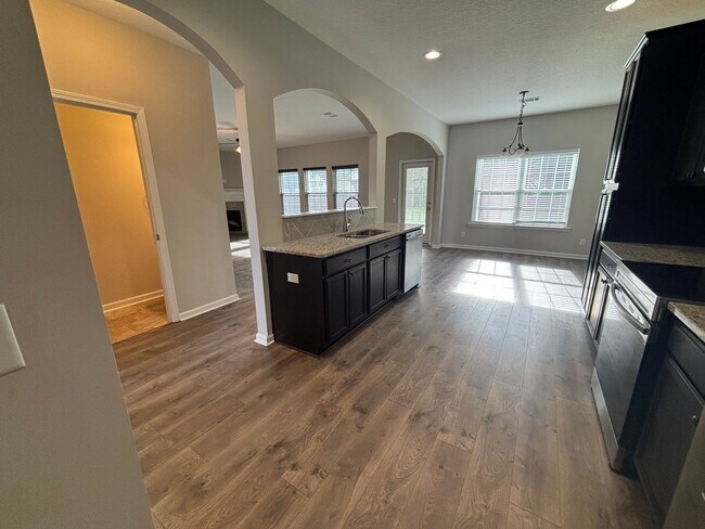 Photo - FOR RENT