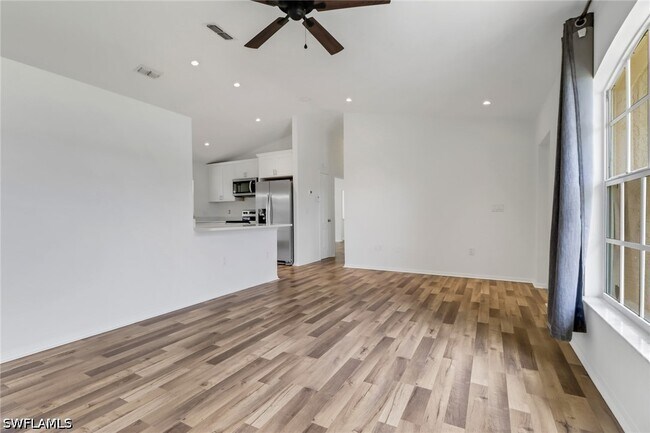 Photo - 18560 Holly Rd