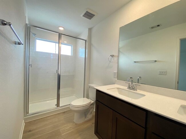 Photo - 205 Saide St