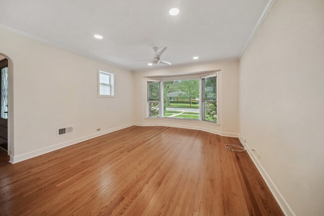 Photo - 5320 Suffield Ct