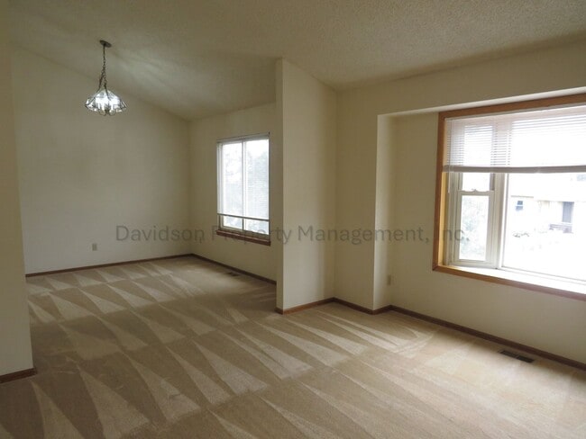 Photo - Spacious 3 Bedroom House on the West Side with Mountain Views