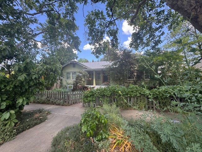 Large two bedroom home in Colonial Heights - Large two bedroom home in Colonial Heights