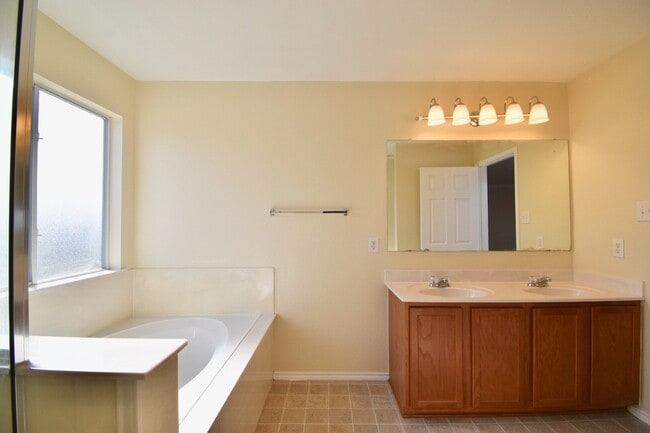Photo - 120 Tower Bluff