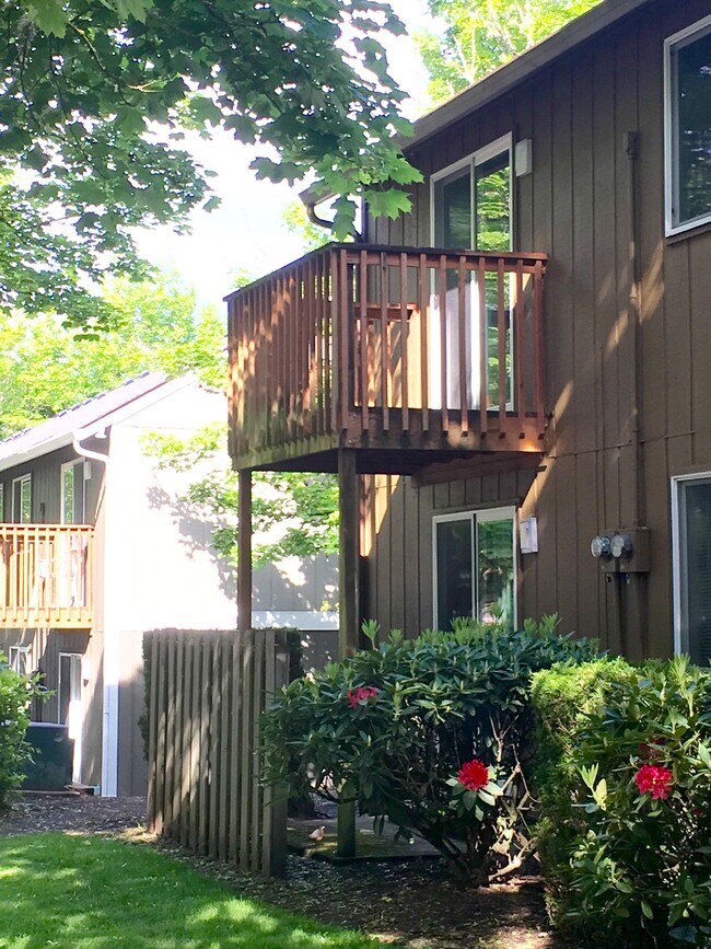 Patios and Balcony - Maple Knoll Apartments