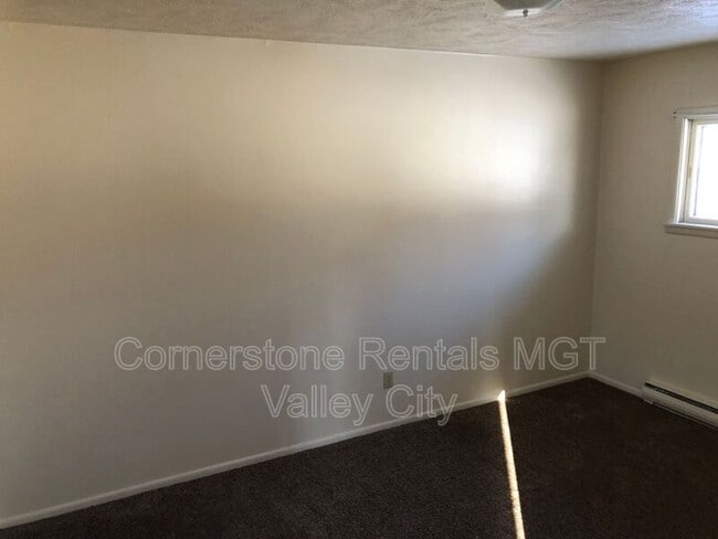 Photo - 822 4th St SW