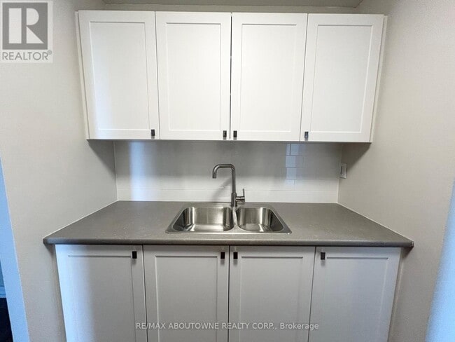 Photo - 82 Millside Dr