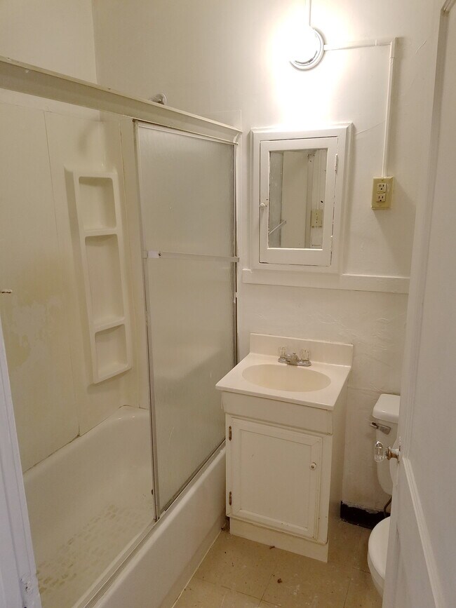 Photo - 352 Reed Ave Unit #4