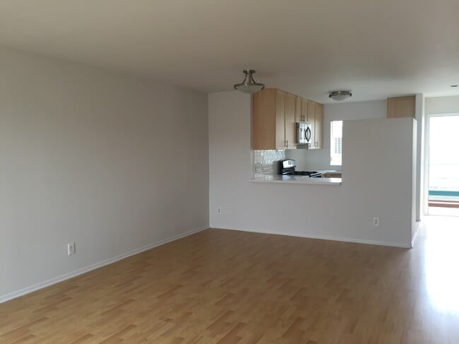 Photo - 613 E Verdugo Ave Unit 104